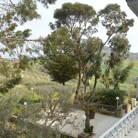 B&B Maison Blanche 칼타기론 외부 사진