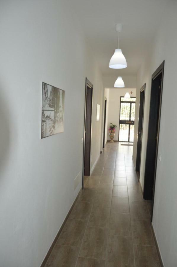 B&B Maison Blanche 칼타기론 외부 사진