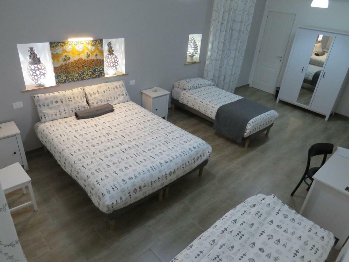 B&B Maison Blanche 칼타기론 외부 사진