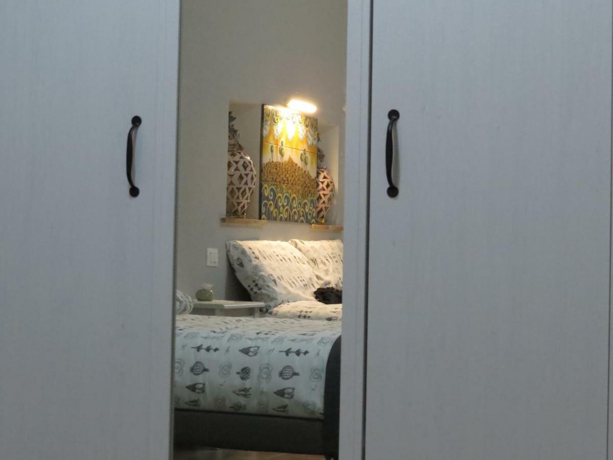 B&B Maison Blanche 칼타기론 외부 사진