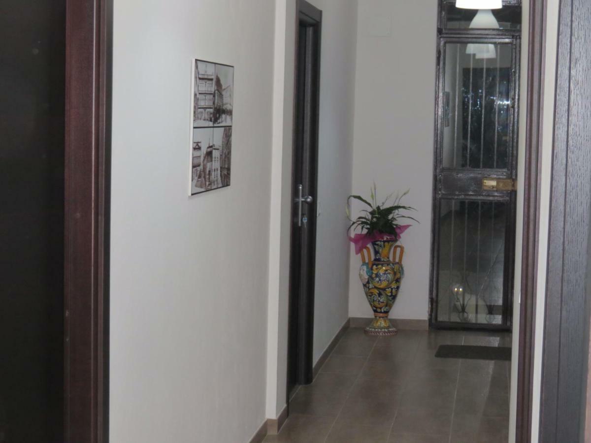 B&B Maison Blanche 칼타기론 외부 사진